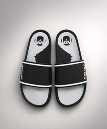 Modára Itele Oba Slide, Uniquely fashioned with White and Black