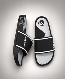 Modára Itele Oba Slide, Uniquely fashioned with White and Black